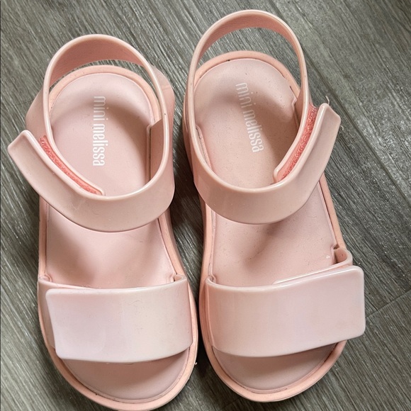 Mini Melissa Brown Kids Sandals with Wolf Design - Picture 3 of 5